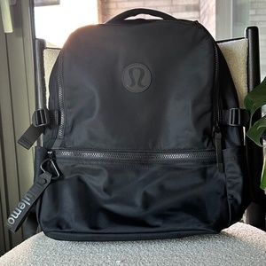 Lululemon New Crew Backpack 22L in black